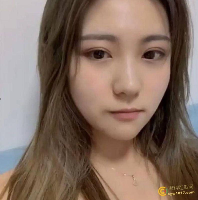 广西科技大学【黄婉婷】, 被柳州老表零成本拿下,仅聊四天就被约到酒店爆操,女上骑乘还一边揉奶子太骚了!-3