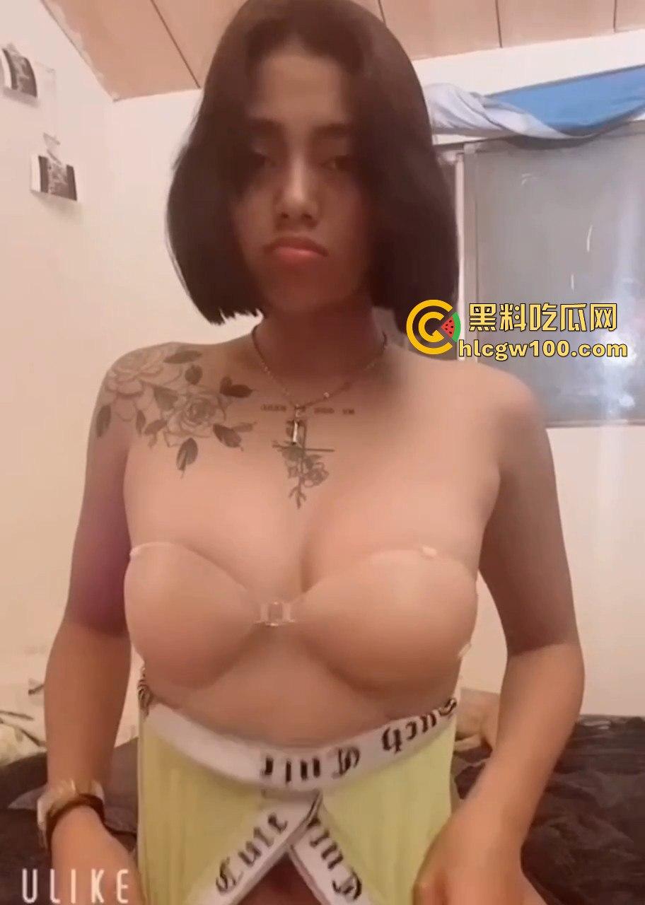 台湾极品辣妹【宋巧】与男友裸聊视频流出,劲拉热舞场面火爆,这种若隐若现的勾引最致命。-7