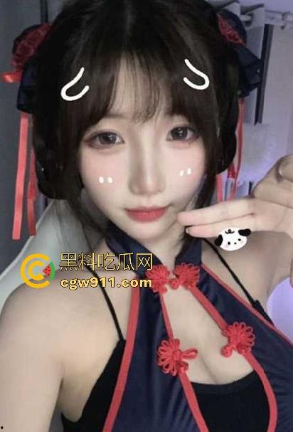 b站福利姬【一条小糖糖】玉体白皙美腿修长,颜值可爱甜美,却只发擦边素菜荤价,最新付费福利曝光!-2