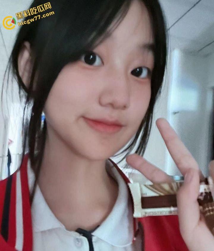 河北校花【王若玮】清纯校服藏大奶骚货！粉嫩骚逼尽显骚媚，清纯女神颜值唯美至极！