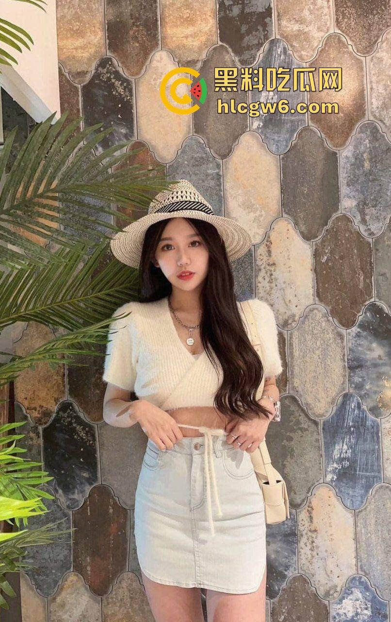 前台妹大学刚毕业傍上公司高层,送奔驰smart不上班!被老哥包养一年,玩腻了说踹就踹,小三始终是替补,梦醒太快!-6