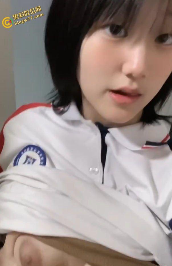 河北校花【王若玮】清纯校服藏大奶骚货!粉嫩骚逼尽显骚媚,清纯女神颜值唯美至极!-5