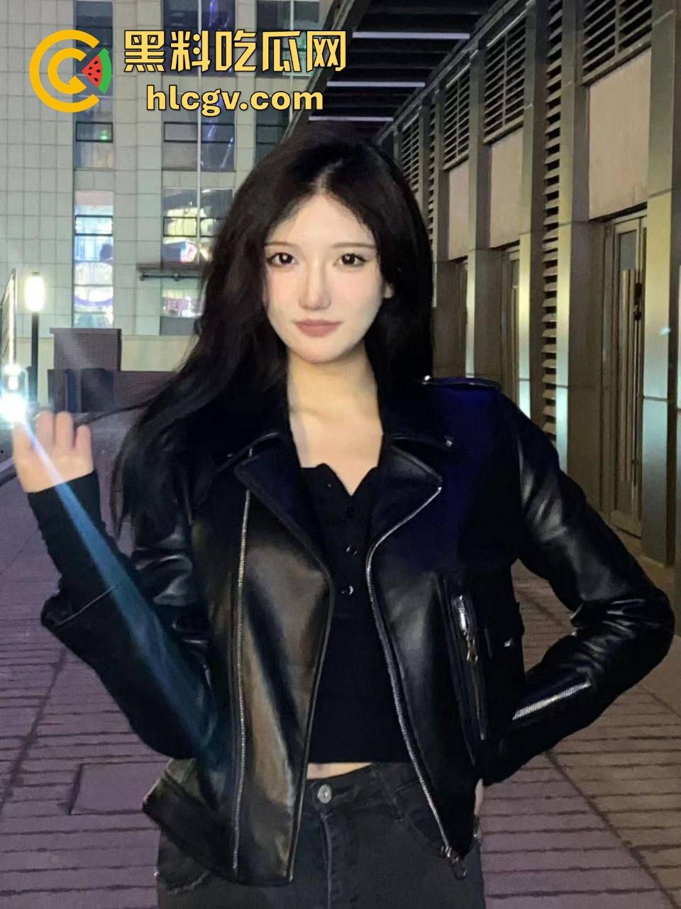 高颜值御姐【欧阳苏媛】云盘不雅视频流出!吃鸡姿势骚到爆,网友:想不到表面清纯内里这么野!-2