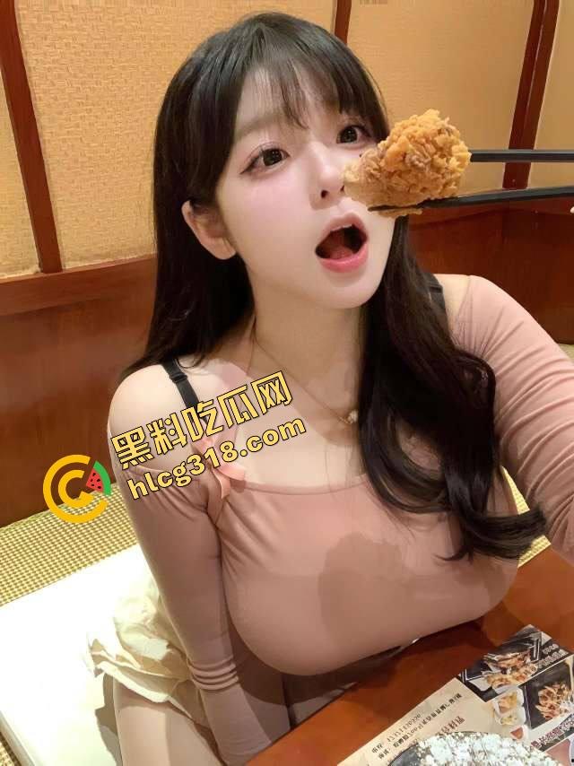 江苏泰迪王又开冲了,一天操四次小母狗没一个顶得住,几个00后炮友姿势全用上还是撑不过十分钟!-3