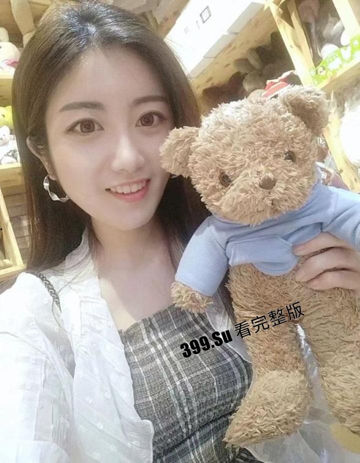 徐州知名反差婊 小学老师 李雪梨 订婚前跟前男友15v不雅视频流出 火速分手衔接下个男友 实属顶级海女 各种制服配合调教，活比职业的都好