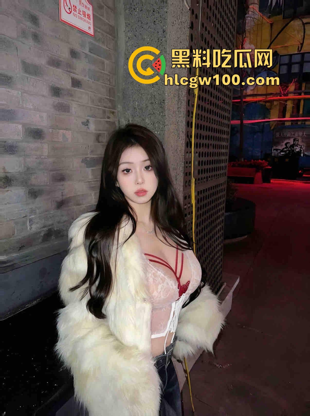 石家庄绿帽奴在线炫耀淫妻老婆边口边自慰 自己把自己玩高潮 脸红喘息骚到不行 瓜友们觉得这种老婆值几彩礼?-4