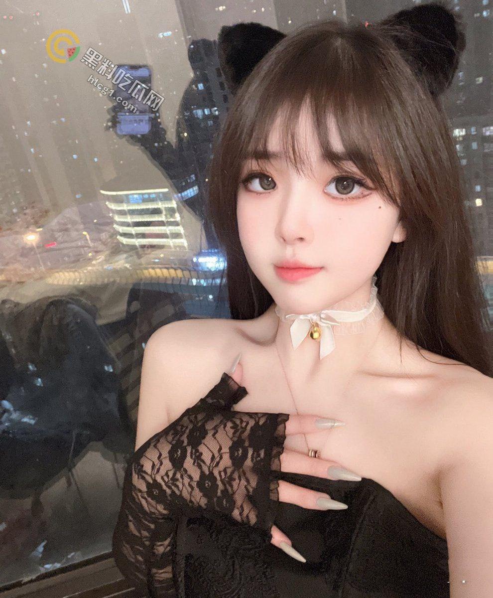 抖音网红【我是谁我也不知道】不雅视频泄露，金主爸爸夜晚疯狂操她-2