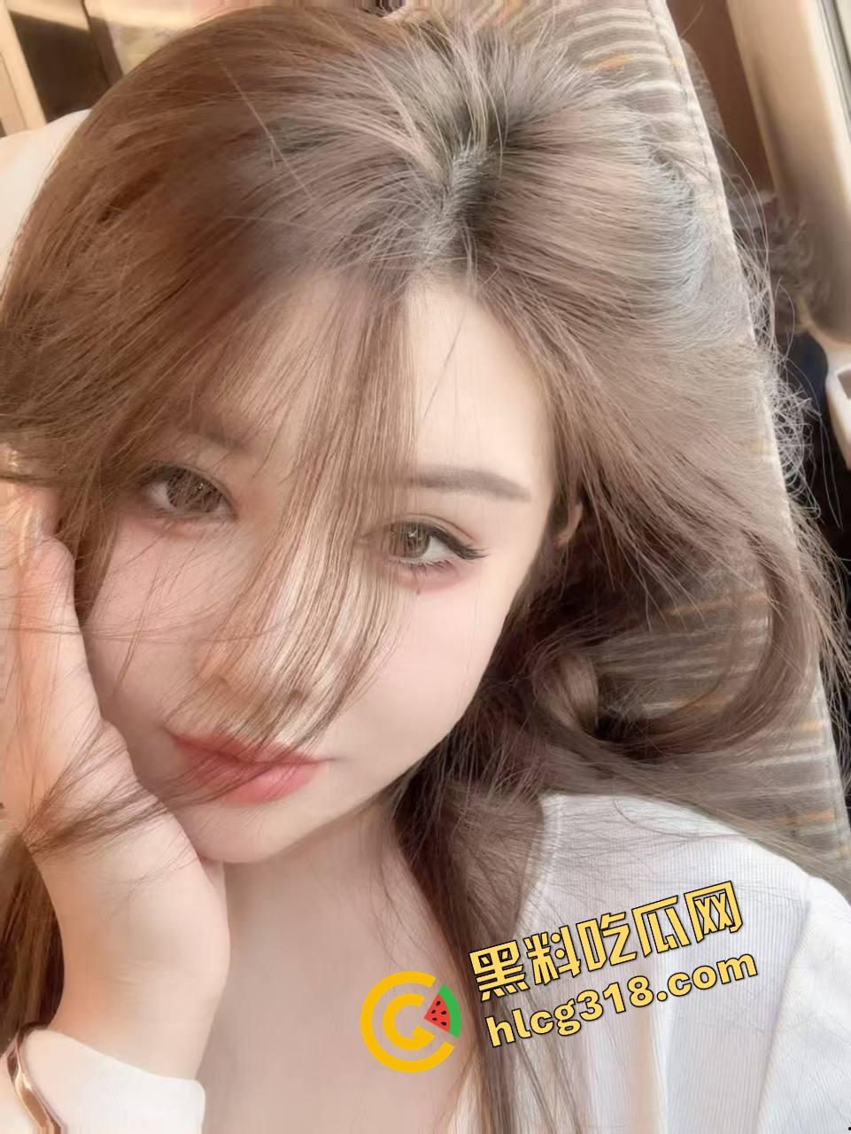 北艺舞蹈系母狗出圈式270°开腿, 后入夹击这姿势能操进肺 脊柱疼不疼不知道?看的人鸡巴疼!-4