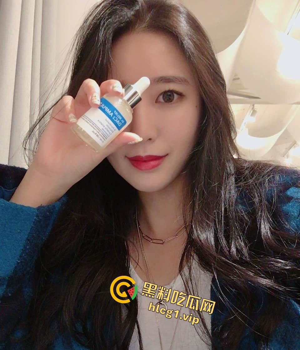 极品高颜值大长腿女神Ryooh私密视频流出!与男友的亲密画面震撼曝光-7