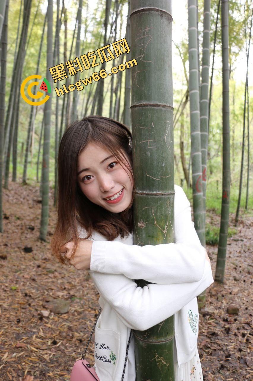 哥是废物,嫂子是我的肉窟窿!每天掰着小穴等我插,白天带婚戒,晚上跪着吃我屌!-4