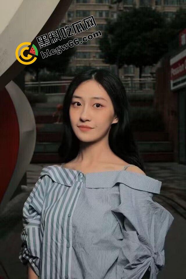 舔蛋舔菊舔鸡巴，大连单位骚货【萌萌】操到上瘾，宿舍拍露奶自拍，男友不行天天偷跑出去约炮被插烂！