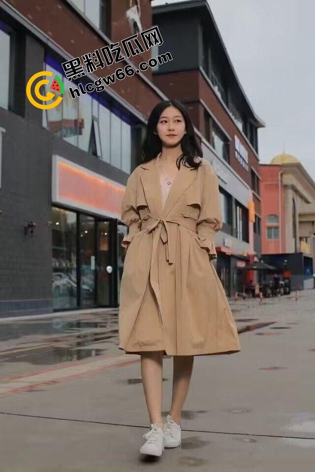 舔蛋舔菊舔鸡巴,大连单位骚货【萌萌】操到上瘾,宿舍拍露奶自拍,男友不行天天偷跑出去约炮被插烂!-2