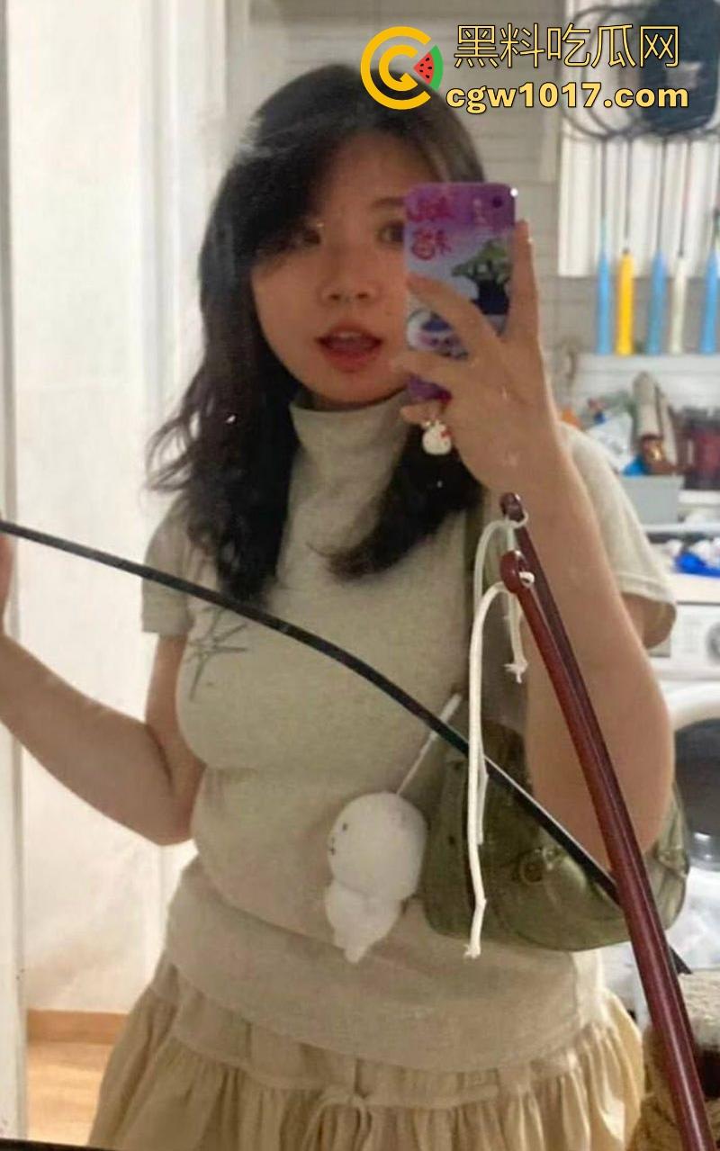 河北工业学院微胖母狗【王如梦】反差母狗道具调教，甜美外表彻底崩坏，花式抽插后入，现已是合格母狗炮架！