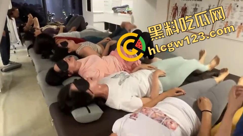 大师在线传功子宫激活术?女的4万男的6万入会,大师一抬手,女信徒齐叫床,整晚高潮到睡不着!-9