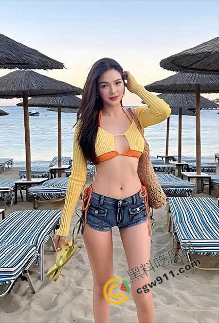 泰国网红【Jeenzen】不雅视频流出：深喉吞吐口水拉丝，双指插穴淫水四溅，无套后入爆操内射爽翻天-3