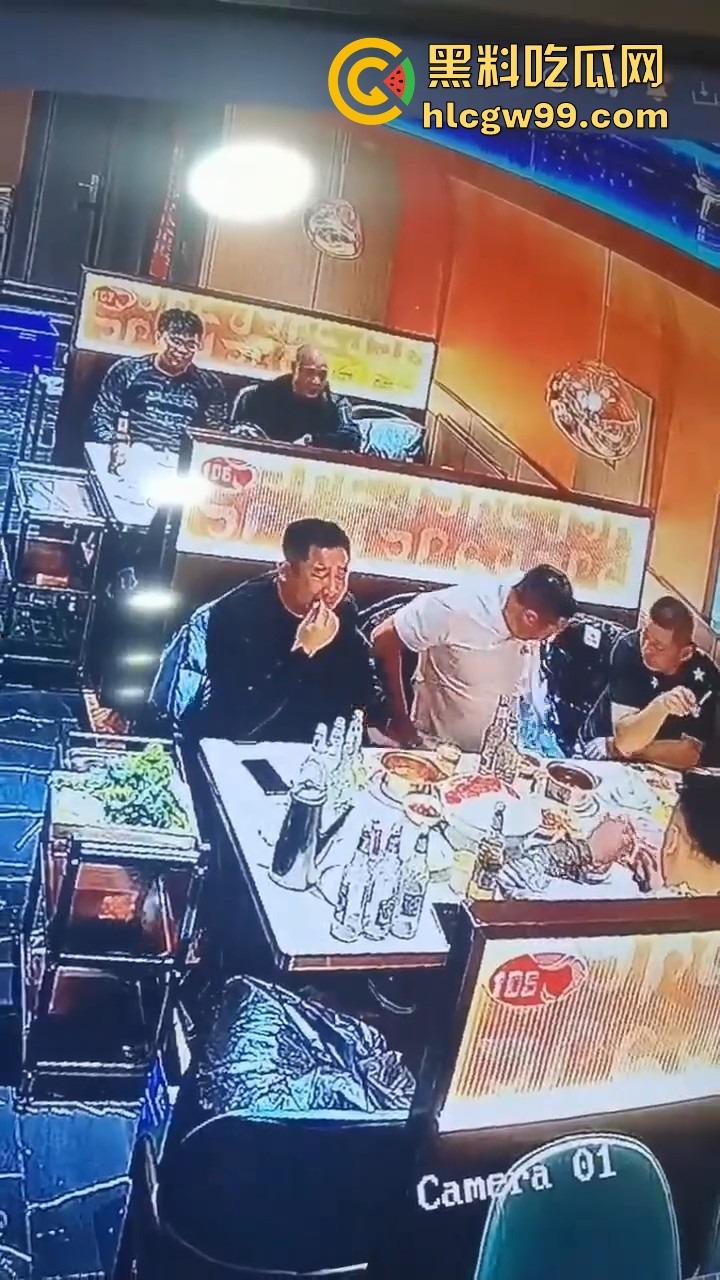 黑龙江密山健晟星期天火锅爆炸性操作,火锅里煮打火机,惊喜套餐还是定时炸弹?过年吃饭吃出爆炸感!-2