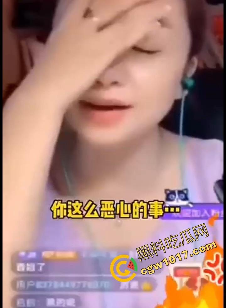 真实乱伦上演!主播连线解答偶遇到跟女婿发生关系的丈母娘,主播也无语了,真是三十如狼四十如虎五十六十坐地能吸土!-6