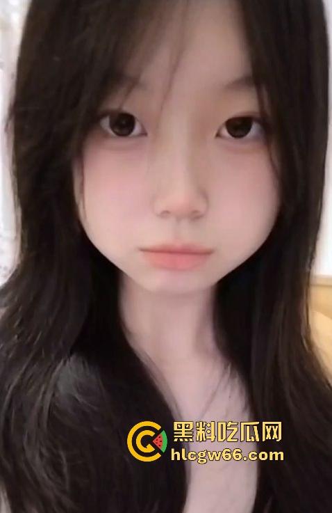 昆明旅游职业学院公认的清纯和母狗双代表【周彤珊】小小卡哇伊的 但你见的逼少过人吃过的鸡!-2