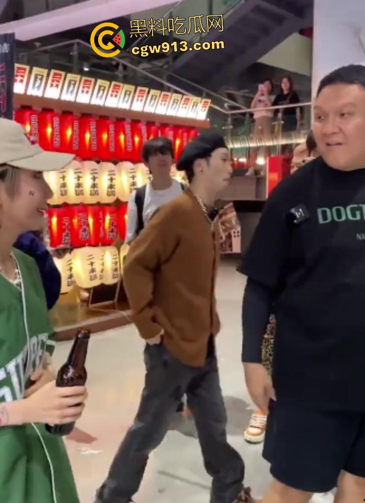 娱乐圈大瓜,车澈离婚原因曝光,街头和乃万亲热拥抱,疑似潜规则视频流出,rap圈玩的都这么猛?-2