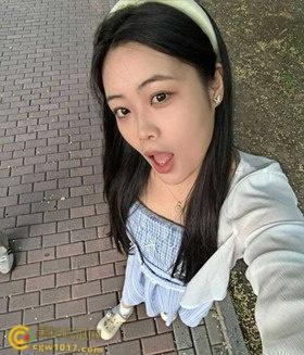 宁夏银川长腿美女【郝丹】，身材火辣性感，白丝美腿女仆制服，沙发无套轻操慢插嫩穴，全程娇喘连连 ！