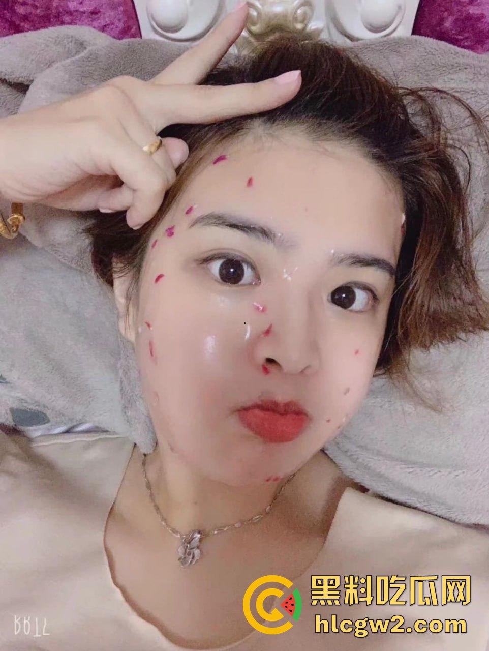 超级骚的人妻少妇【罗佳璐】和老公性爱自拍泄密流出 主动给大屌口交差点被射了一脸 独家流出!-4