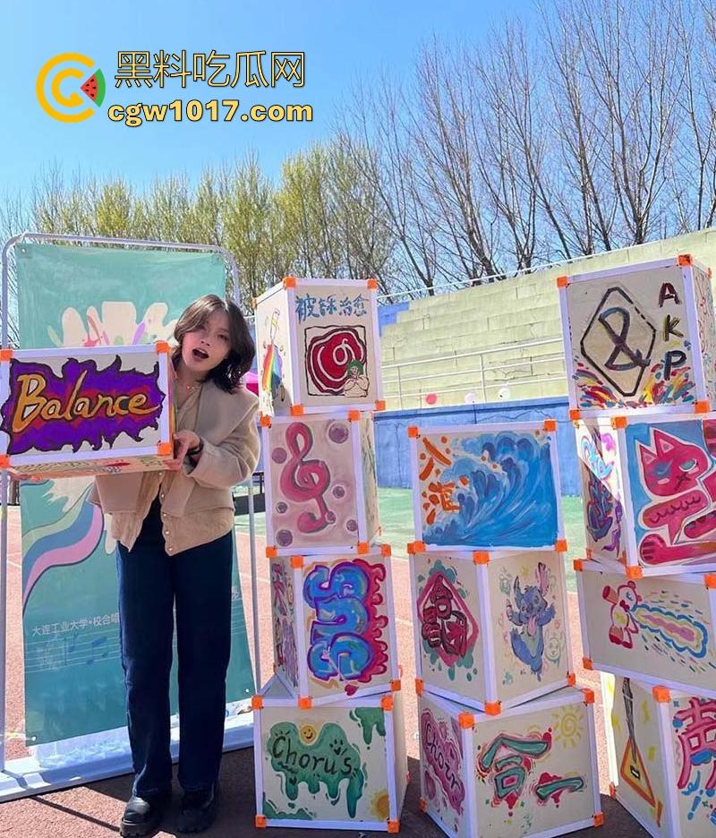 山东极品母狗【李雯琪】露脸被肏视频疯传,嫩穴夹到发音走调，男友抽插抽到她语无伦次狂叫求饶！