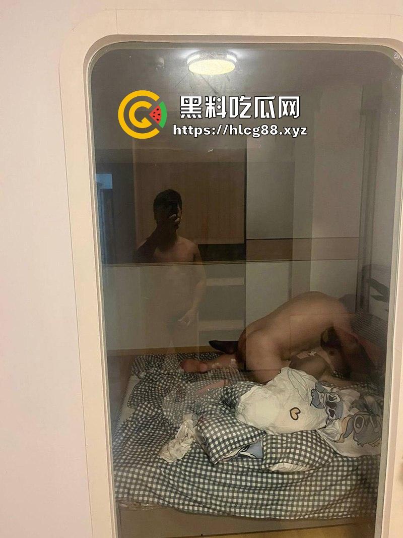 湖南人妻御姐【林菲菲】绿帽老公网上找单男，一边拍摄一边督战，是真的会玩。-9