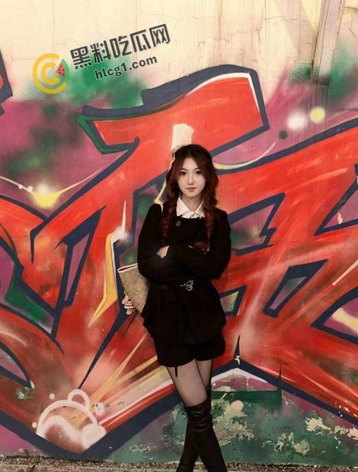 高端泄密流出反差婊极品顔值女神 姜瑜 人前女神 私下贱母狗跪舔屁眼 沦为了富二代男友的性玩物-6