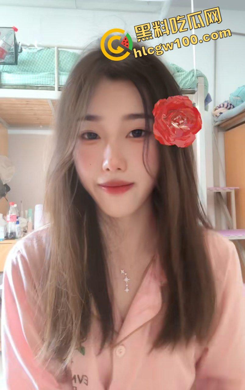 抖音辽宁工业大三反差婊骚货女大『魏魏』穿黑丝与大哥诱惑干炮 骚臀直上直下淫荡榨精!原创独家曝光流出!-2