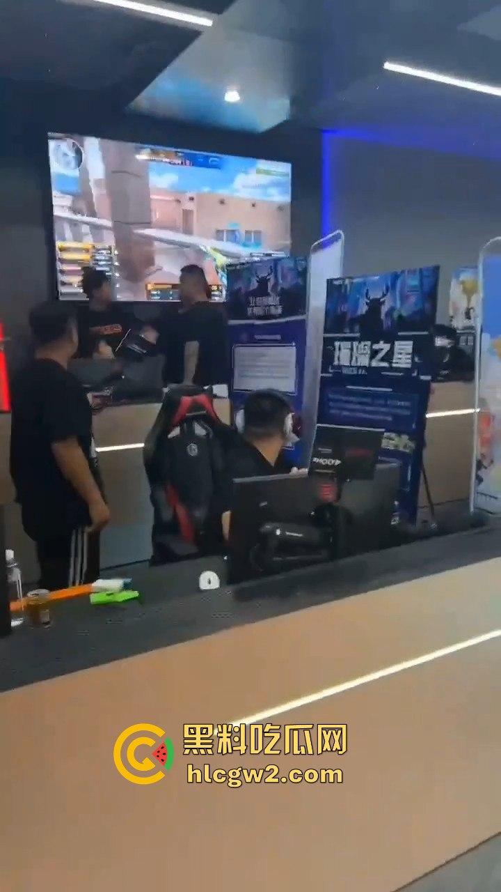 穿越火线百城联赛【TIGERS】打到线下!线上干仗变成现实围殴,现场实战猛干堪比战场!-12