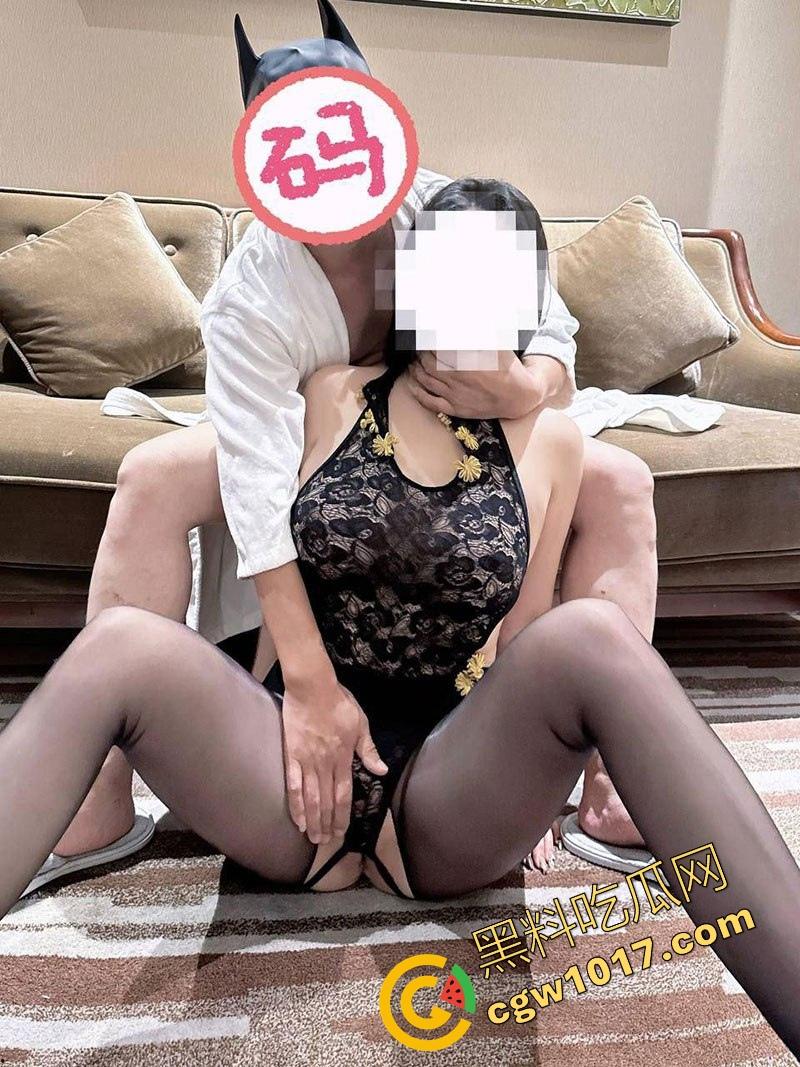 极品微胖肉身菩萨【放逐的灵魂】肥臀骑乘视频流出，不夸张的说这蜜桃臀是我目前看过最顶的，这极品身材猛烈骑乘后入，真顶不住啊！