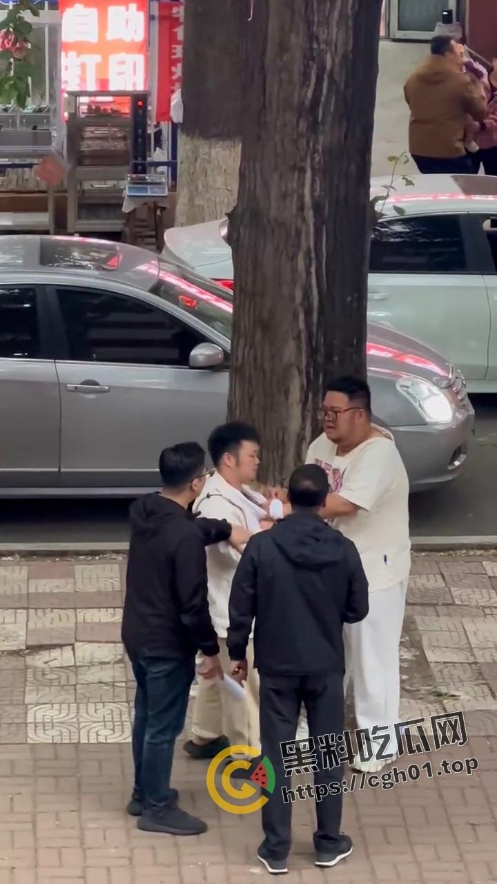 胖熊男孩捉奸现场!母熊胖0发泼打滚要出轨男友给说法 屁眼怪都这么搞笑吗-2