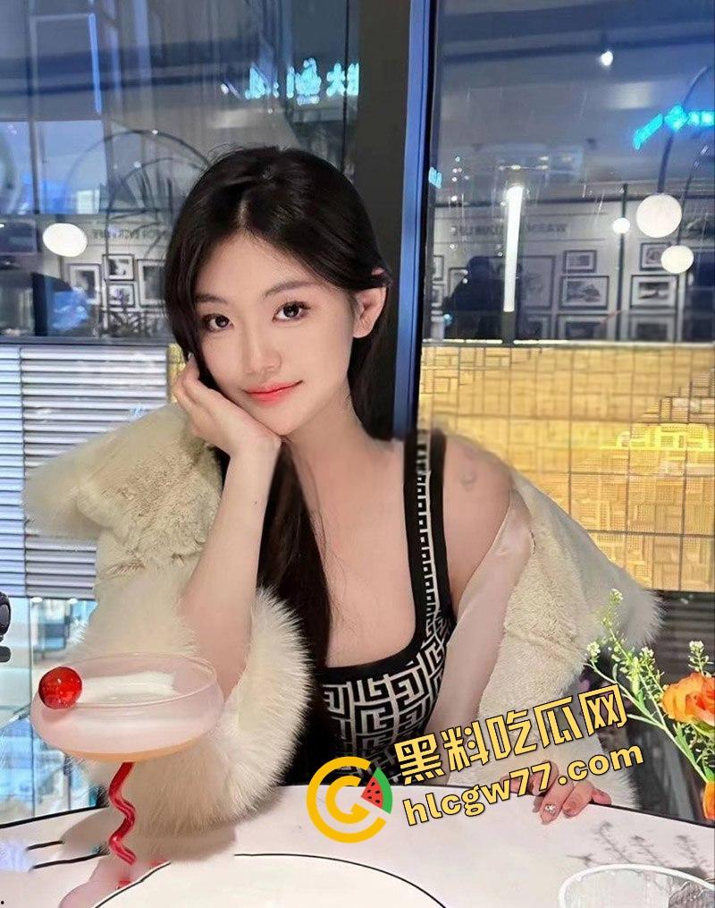 调教大神火力全开,空姐学妹老师护士统统爆操,舔屌后入内射爽翻天,各种极品尤物任性玩烂!-2