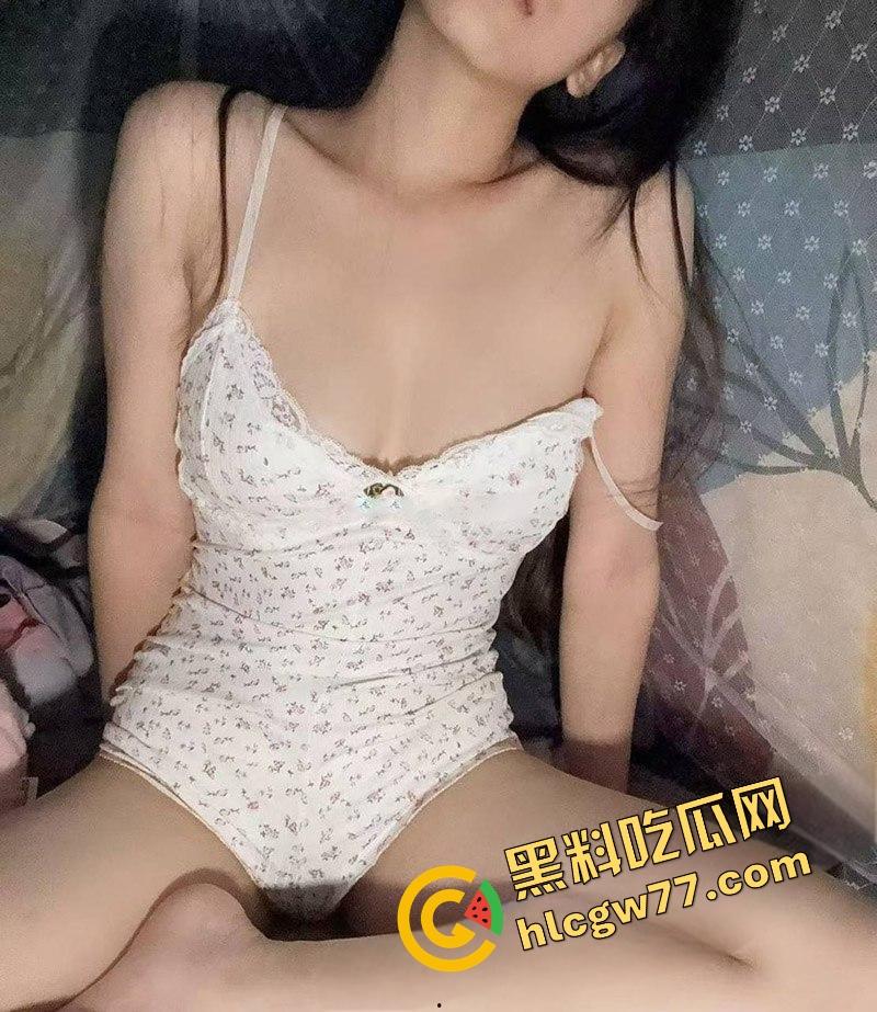 调教大神火力全开,空姐学妹老师护士统统爆操,舔屌后入内射爽翻天,各种极品尤物任性玩烂!-5