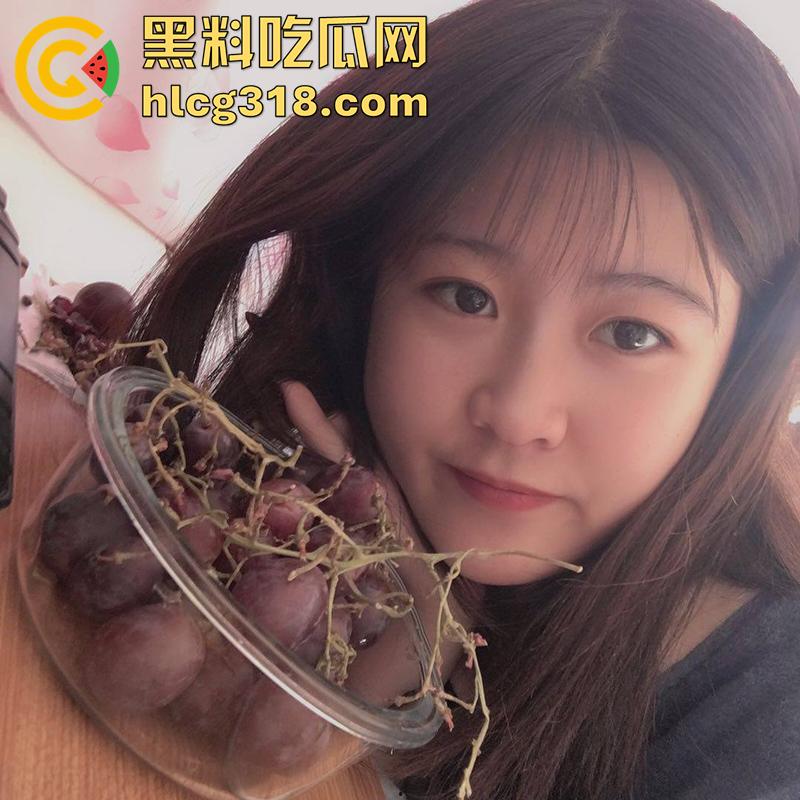 五斤巨奶会计文员【苏诗莹】,被老板调教成小母狗,经常在公园露出,据说出门从不穿内裤内衣!-2