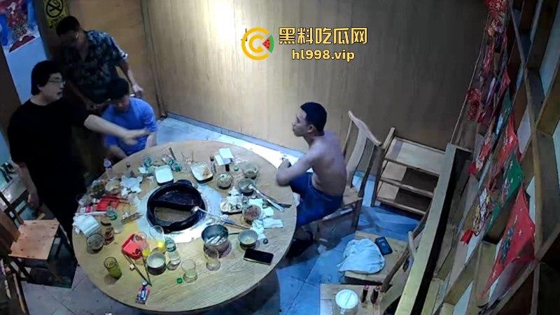 话不投机掏枪就干!吃个饭命没了!华人饭店一中国人被东北男枪杀 监控曝光凶杀现场-4