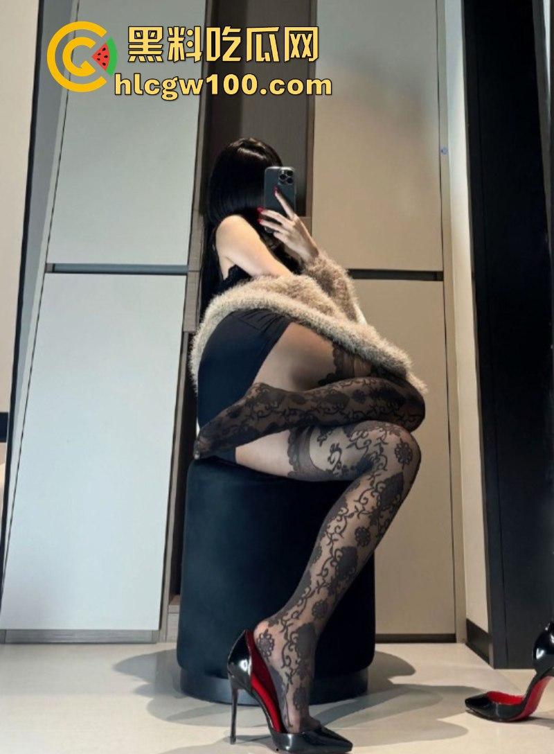 抖音78W粉丝网红【奶雯】VIP群福利视频流出 童颜巨乳白皙皮肤 不愧是女神 就是会勾人！-12