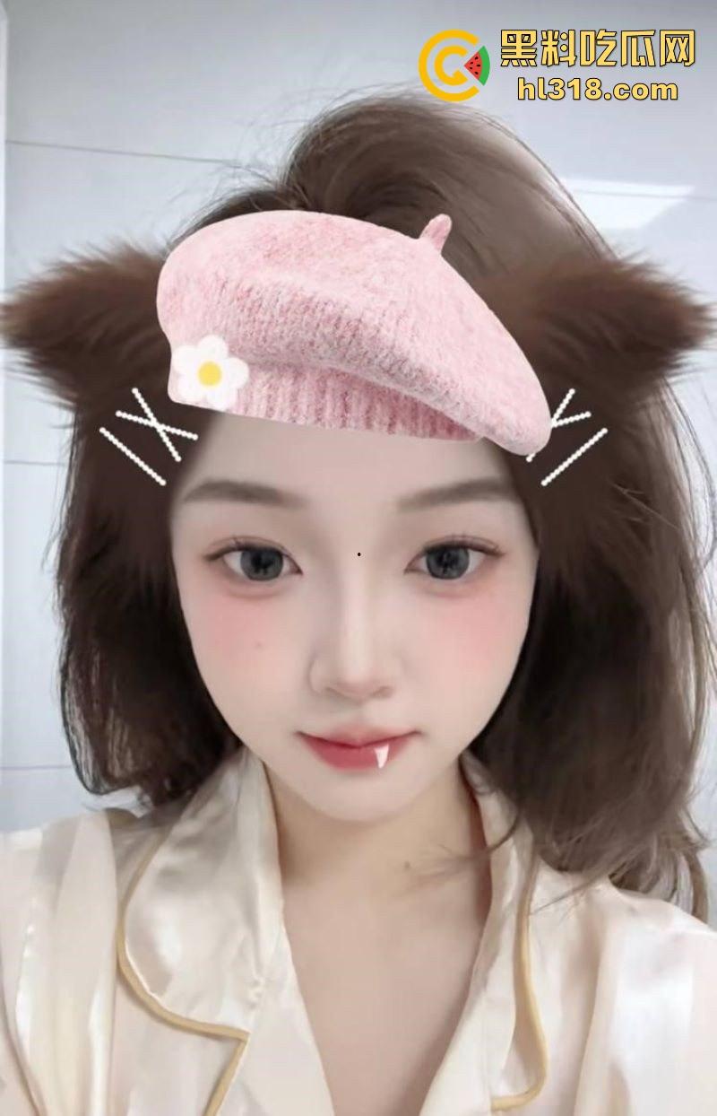 酒吧搭讪的可爱大胸妹没想到竟然如此反差,镜前主动口交吞精,射后含精挑逗镜头,恨不得再来一发!-2