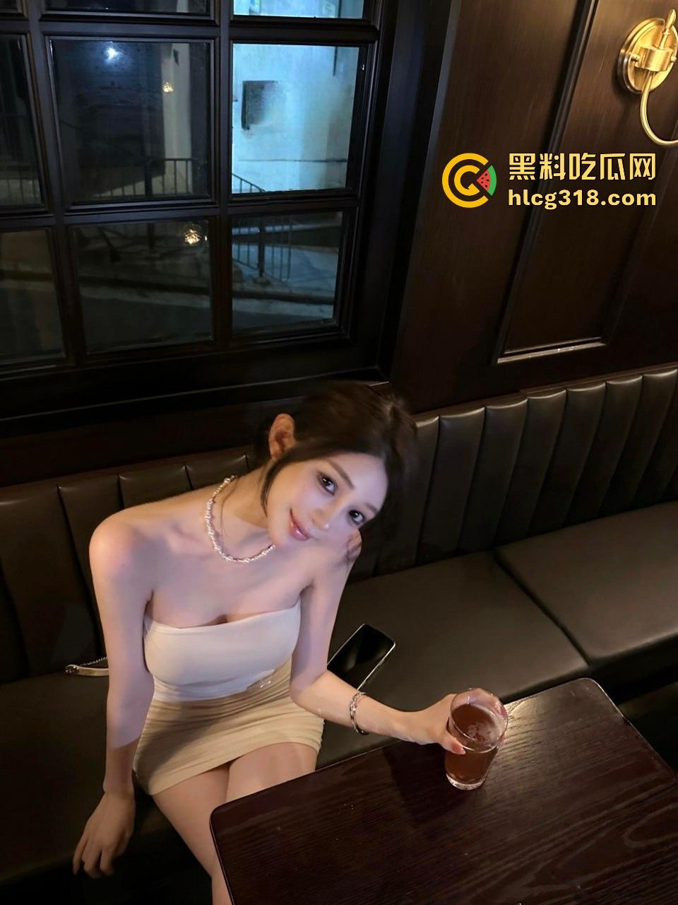 海角大神【奶子即正义】原创新作！偷情巨乳嫂子，人间胸器乳交爆射，这身材很难不爱！