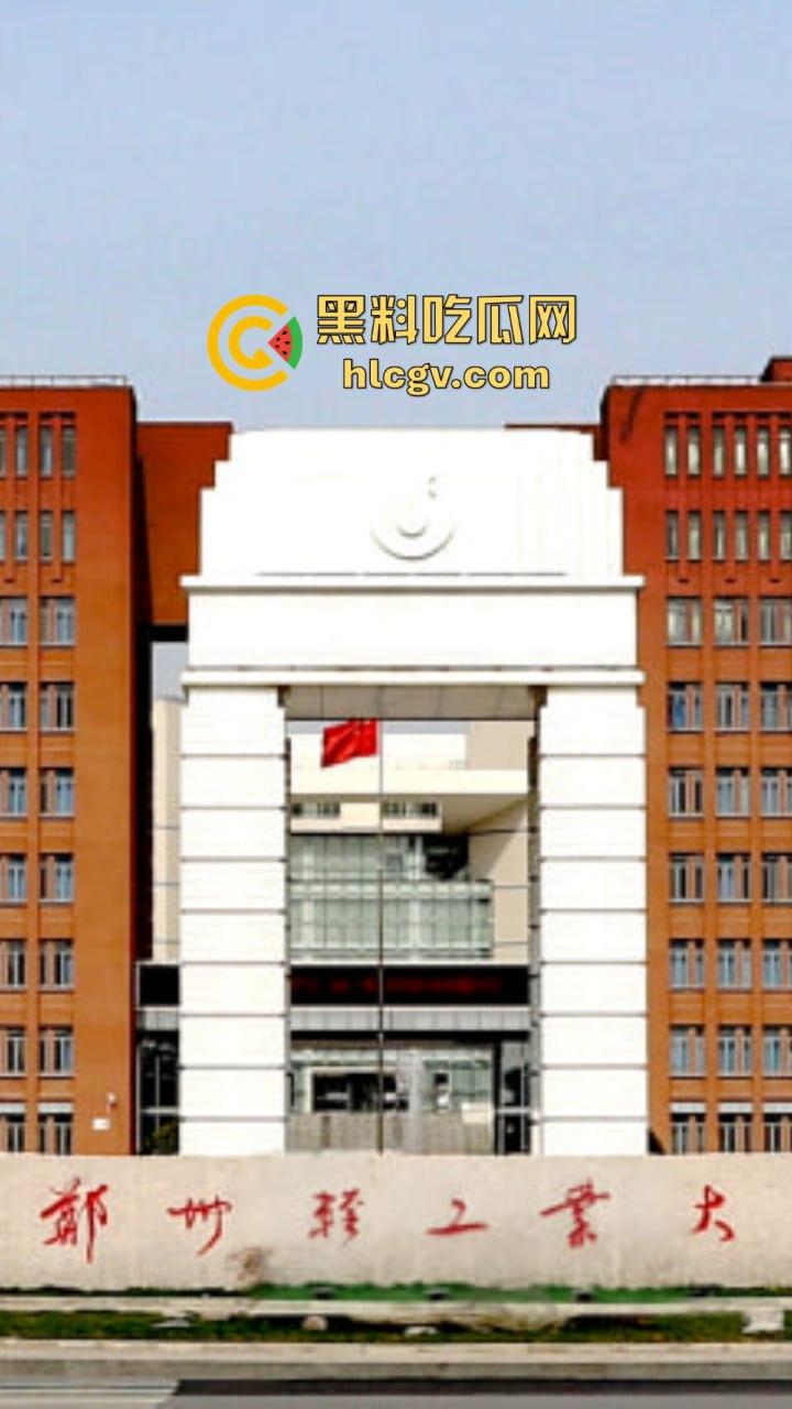 郑州轻工业大学猛料！图书馆里学生妹公然给男友打飞机，偷情现场被偷拍流出！