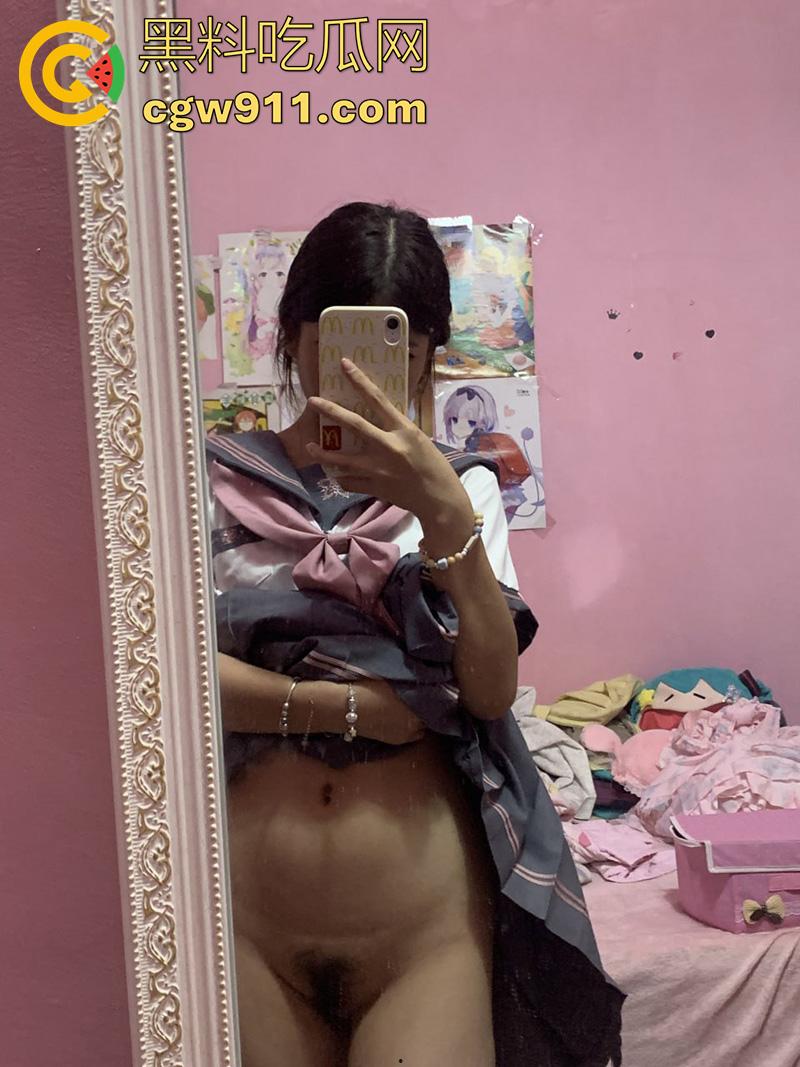 广西柳州极品嫩妹【欢欢】,高颜值美腿尤物,细腰翘臀美乳诱人,居家全裸勾引渴望被包养!-8