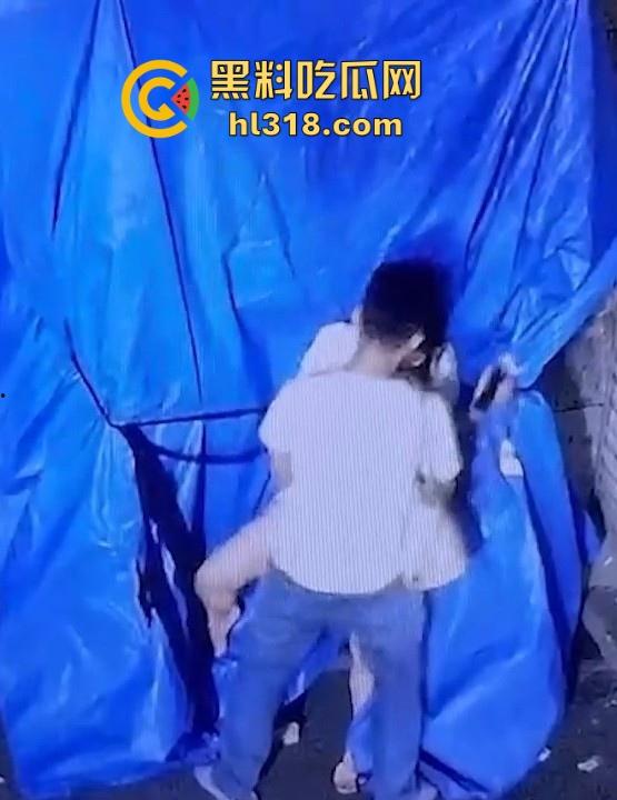 深夜小区惊现情侣野战,在监控底下明目张胆上演春宫戏,掰开双腿极其享受,小编实名表示羡慕!-7