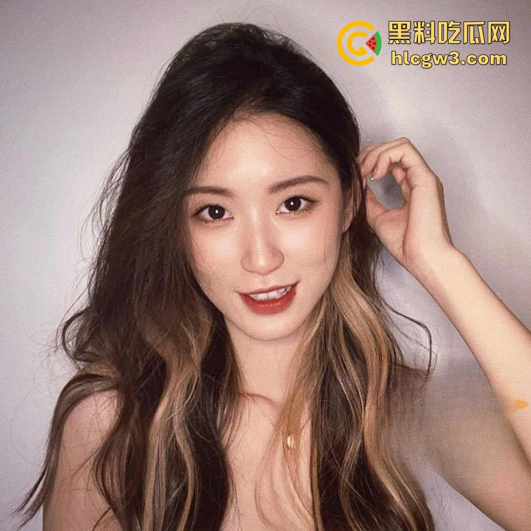 摩托圈【穗晴】这骚货彻底不要脸了!援交翻车被粉丝认出非但不跑,还主动撅起屁股让拍,这骚逼真会玩!-5