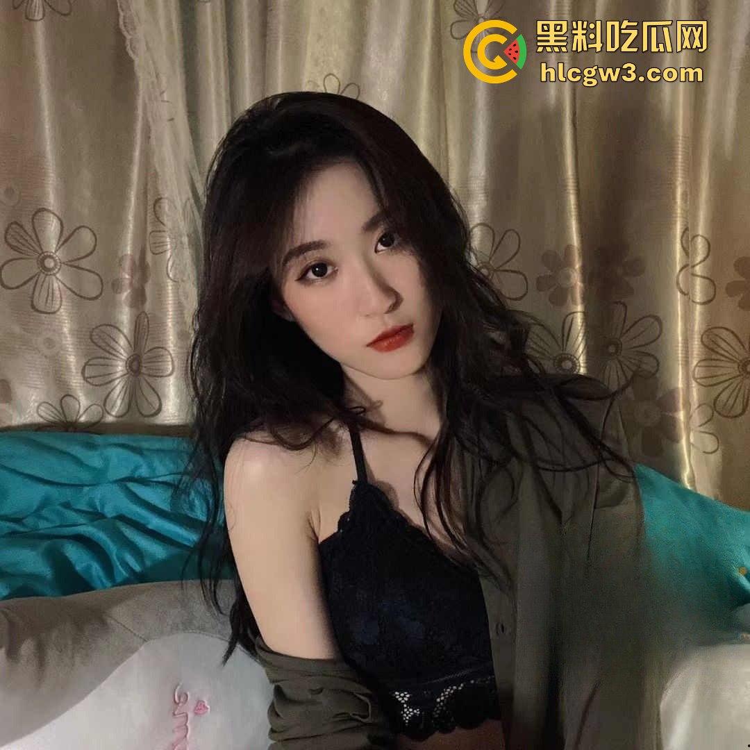 摩托圈【穗晴】这骚货彻底不要脸了!援交翻车被粉丝认出非但不跑,还主动撅起屁股让拍,这骚逼真会玩!-7