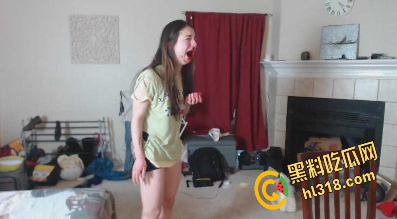 英国女主播打老公耳光,结果被老公反手几个大比兜,打到满脸是血嗷嗷大哭-4