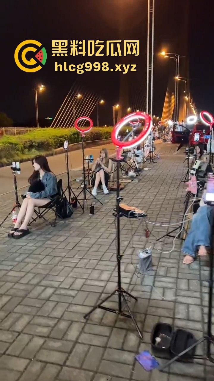 山西网红一条街!南州大桥下全是网红乞丐,美女挤满400多人,乞讨都成产业了!-3