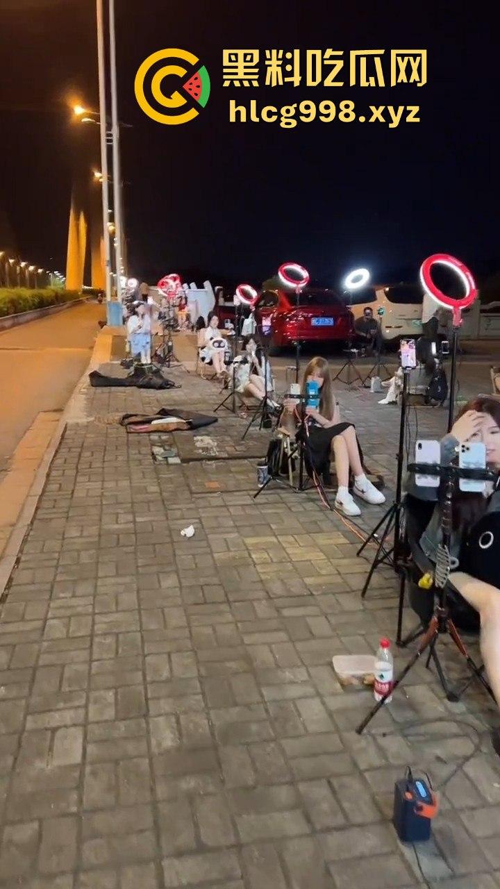 山西网红一条街!南州大桥下全是网红乞丐,美女挤满400多人,乞讨都成产业了!-11