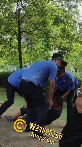 武汉城管打人?官方回应:不好意思,城管是冒充的!-3