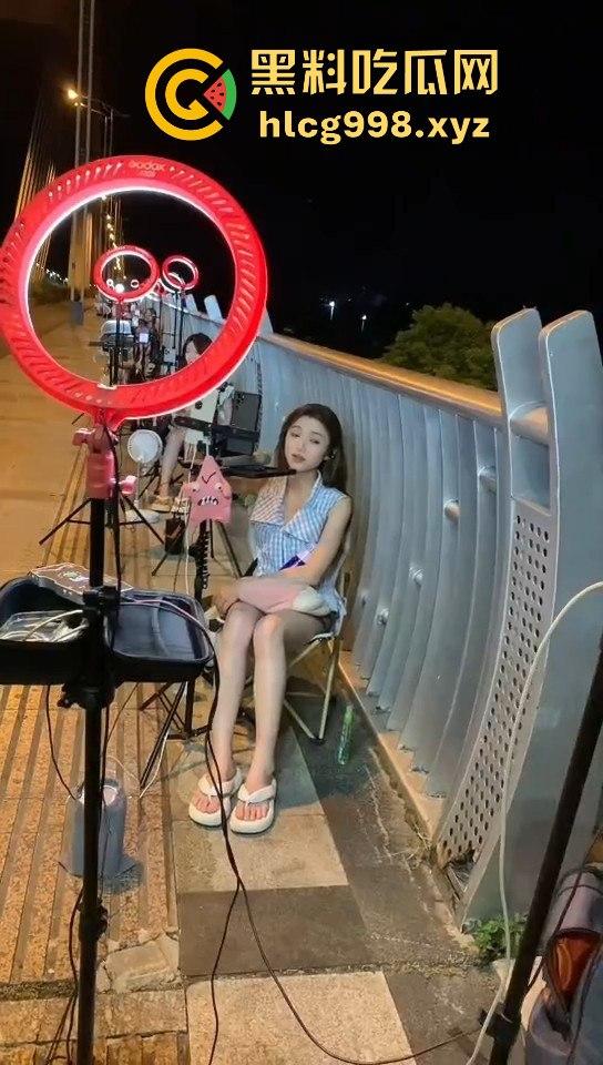 山西网红一条街!南州大桥下全是网红乞丐,美女挤满400多人,乞讨都成产业了!-12