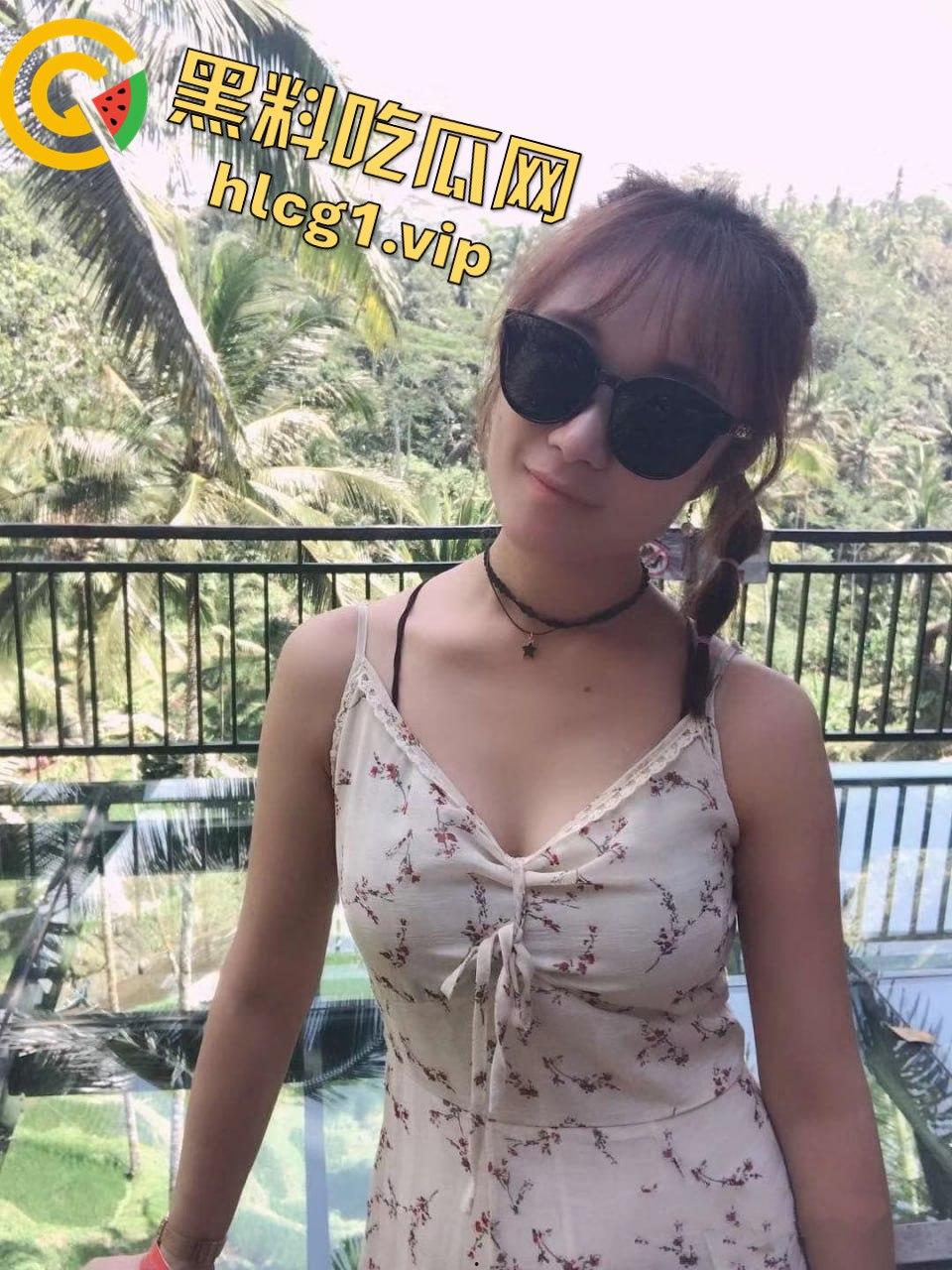 小少妇掰着B拍视频勾搭别人，私密自拍被无情曝光，网友纷纷围观！